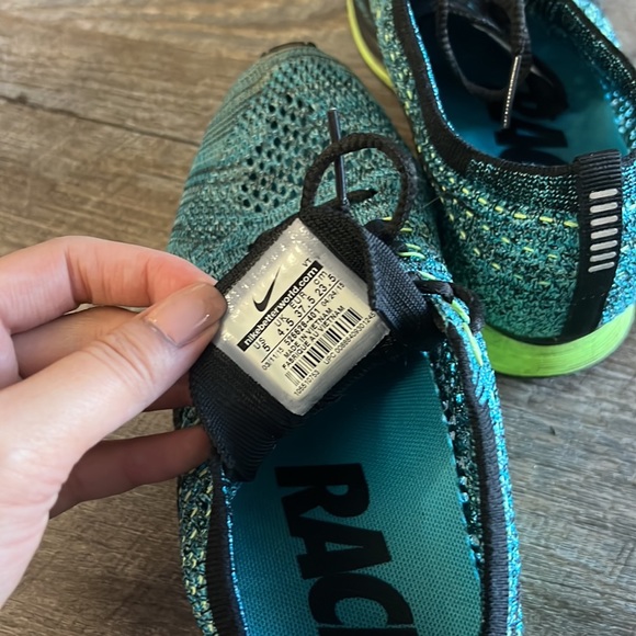 Nike Flyknit Racer - Picture 4 of 4